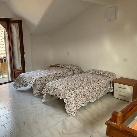 Casa Vacanze Scent Of Roses Verbania Exterior photo