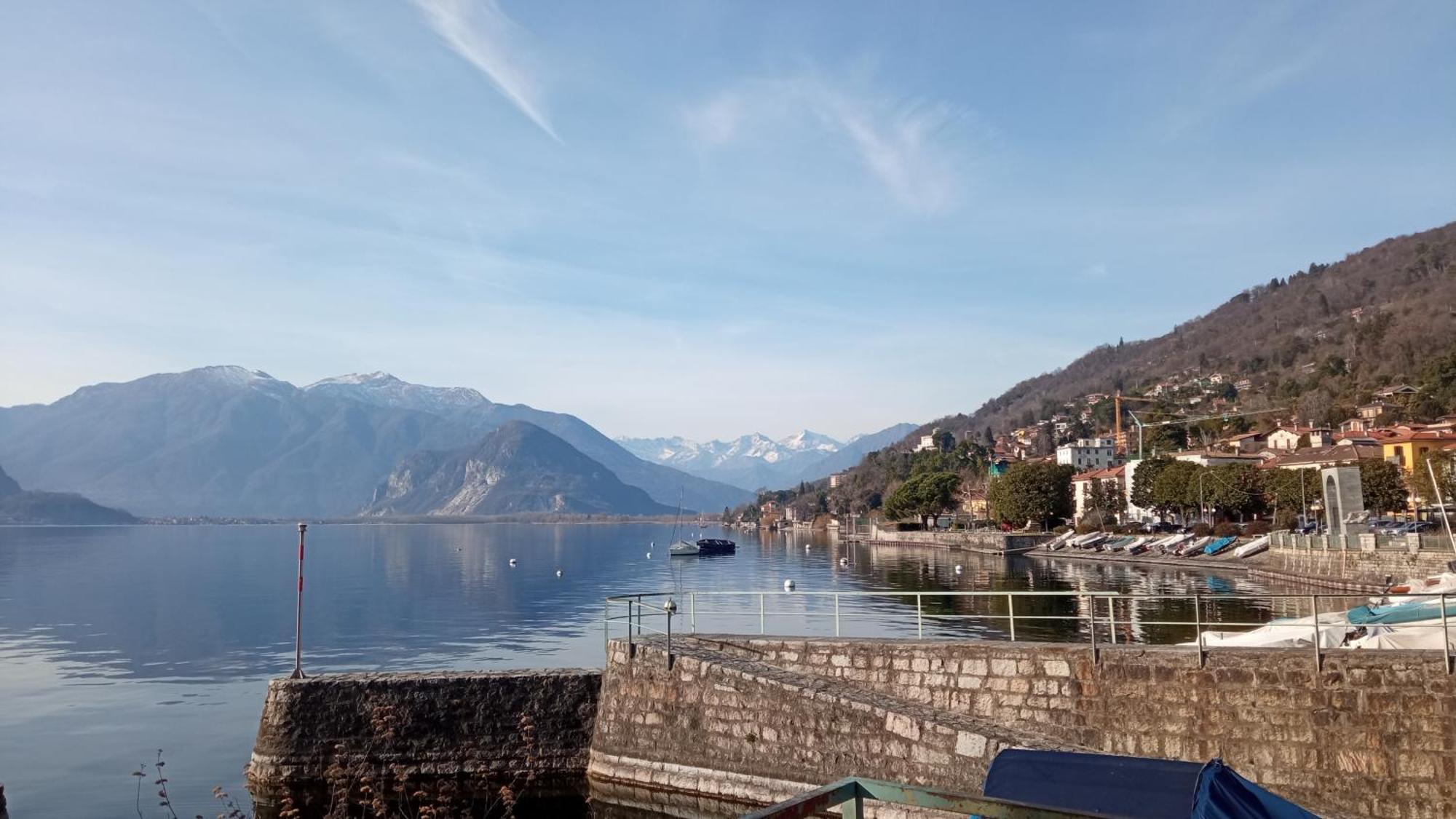 Casa Vacanze Scent Of Roses Verbania Exterior photo